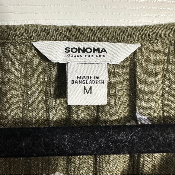 Sonoma green/white floral tunic, Med., v-neck, flowy, casual, fall, transitional - Picture 3 of 9